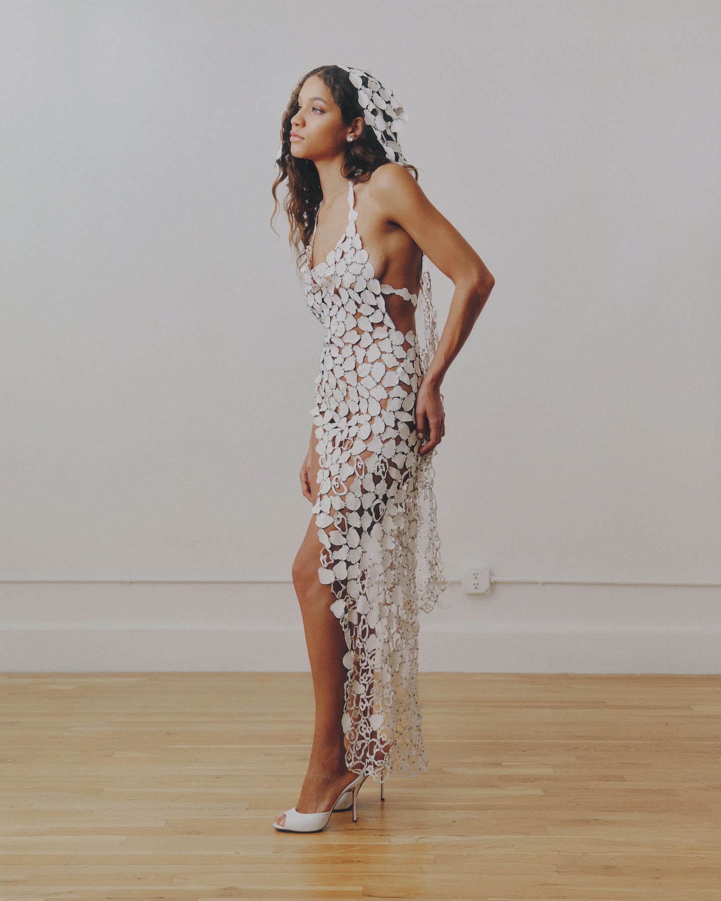 ROSETTE MAXI DRESS 2 / Ivory ROSETTE MAXI DRESS 2 / Ivory